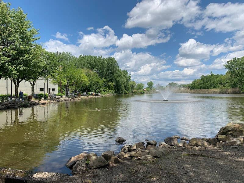 Duck Pond Park - Fishing Place - Image 4