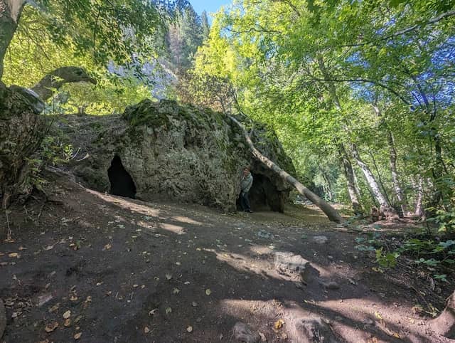 Hobitt Caves - Image 1