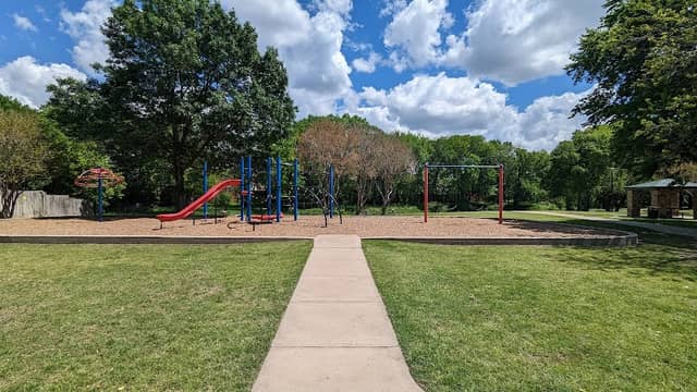 Windmill Ridge Park - Image 1