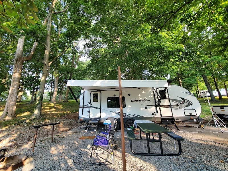 Bailey's Point Campground store - Image 1