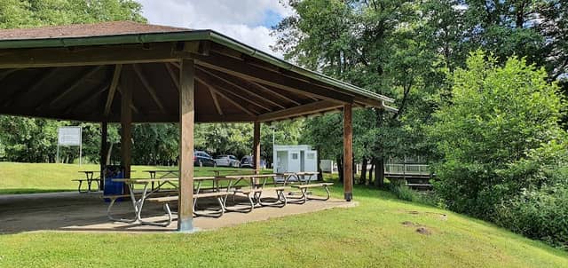 Logdson Park - Image 1