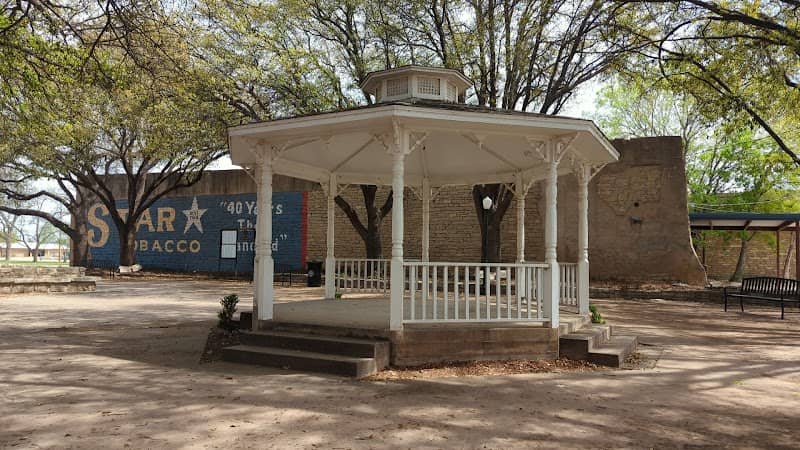 Pioneer Plaza - Image 1