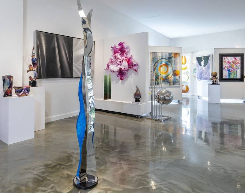 Onessimo Fine Art Gallery - Image 2