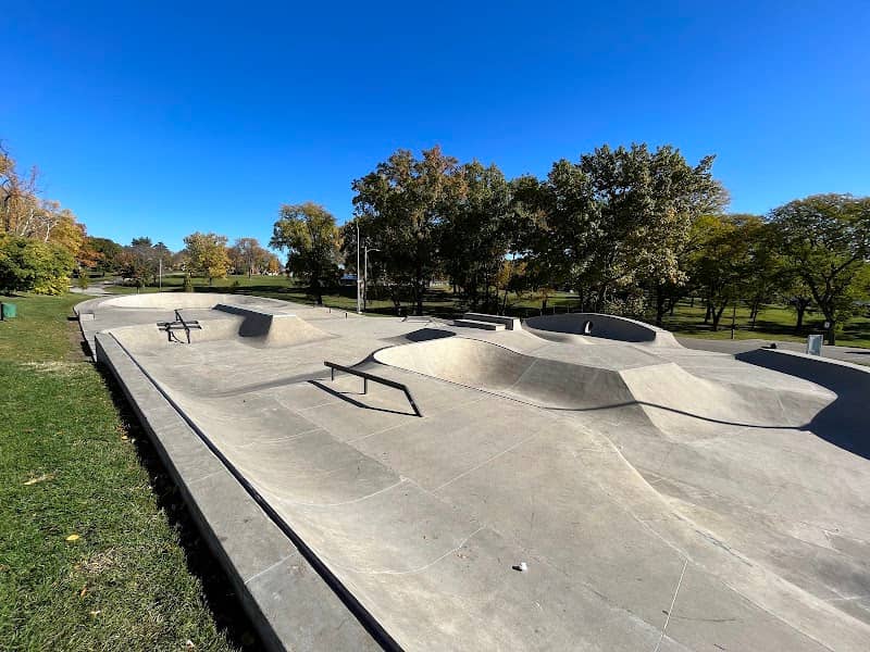Flora Park - Image 1