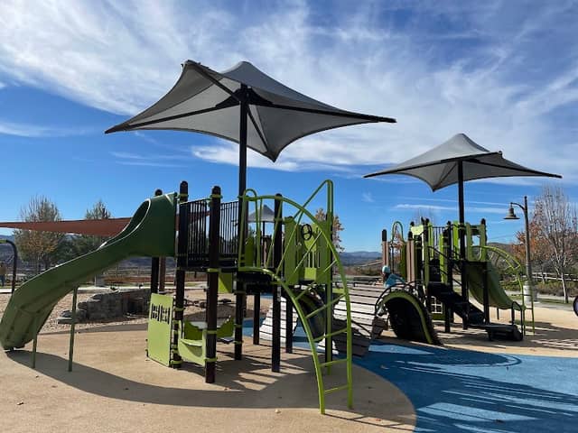 Golden Valley Park - Image 1