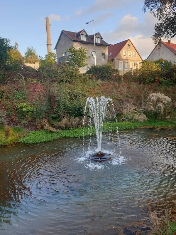 Pomost przy zbiorniku wodnym - Image 1