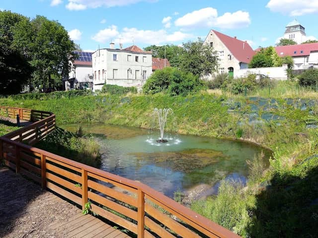 Pomost przy zbiorniku wodnym - Image 2
