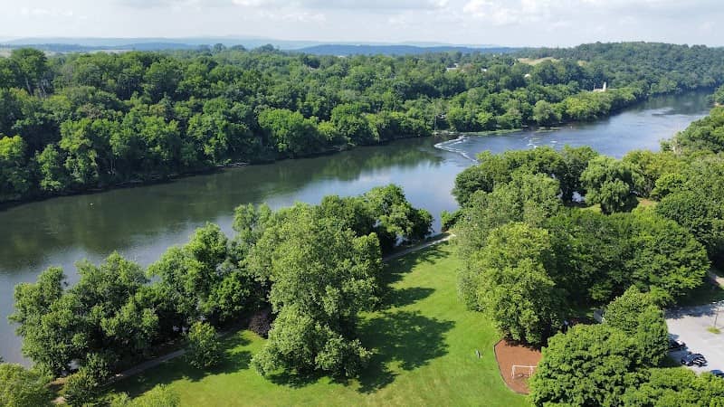 Bisset Park - Image 1