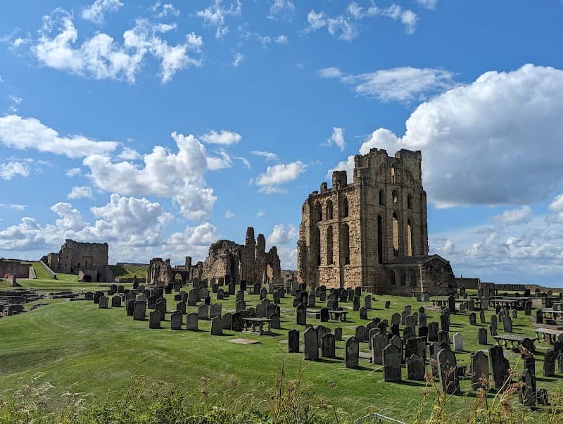 Tynemouth Priory and Castle - Image 2