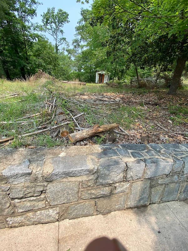Little Acre - Image 1