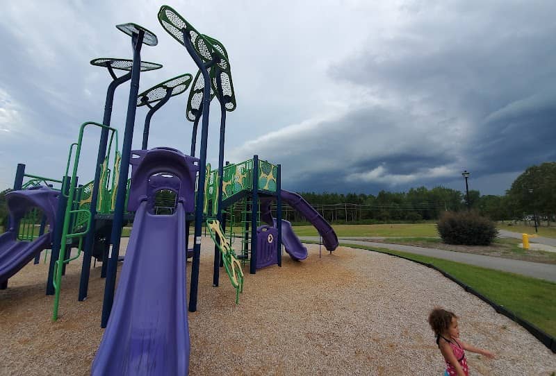 Town Of Linden Little River Community Park & Splashpad May 1-Sept 30 M-S 10-7 Sun 2-7 - Image 1