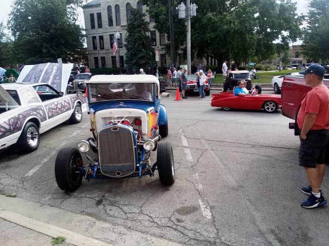 Taylorville - Image 1