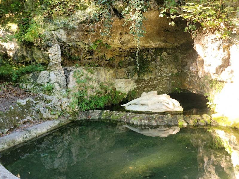 Fontaine St Jean - Image 2
