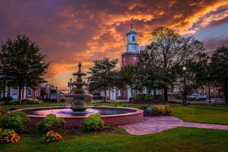 Georgetown Circle - Image 1