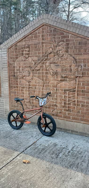 Yadkin Valley Greenway Parking - Image 1
