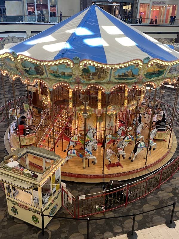 Maplewood carousel - Image 1
