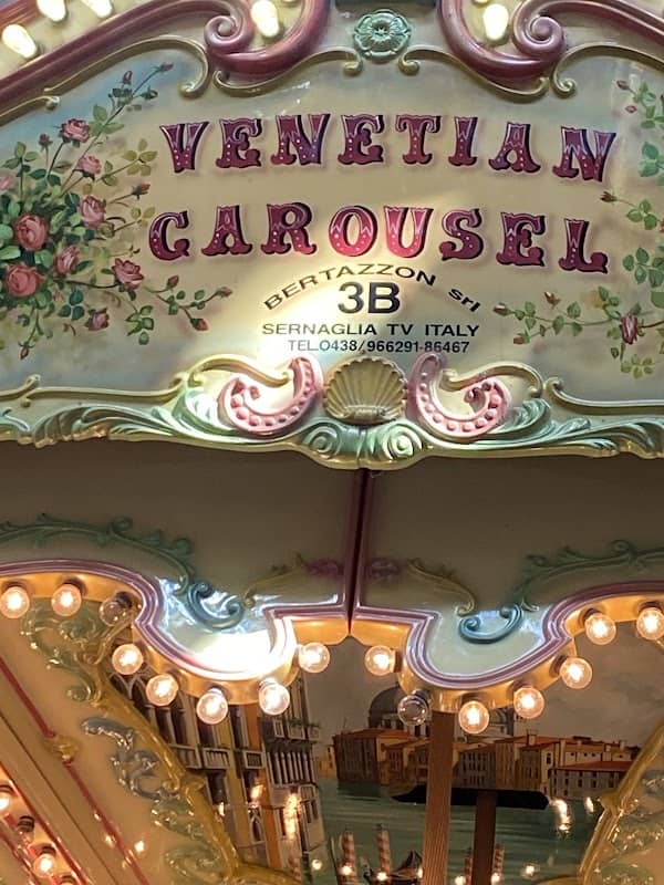 Maplewood carousel - Image 2