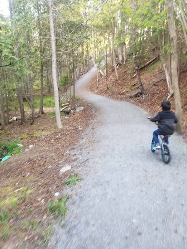 Yukon Dr. & Alderbrook Dr. Walking Trail - Image 1