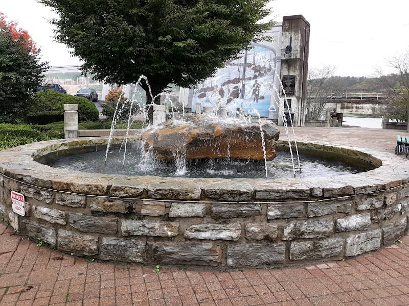 Maysville KY waterfront murals - Image 2