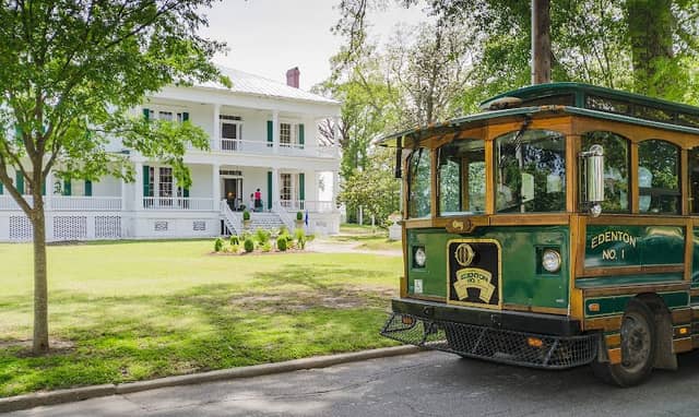Edenton Trolley Tour - Image 1