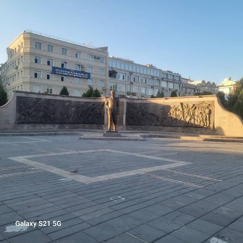 Kayseri Valilik Önü Atatürk Heykeli - Image 2