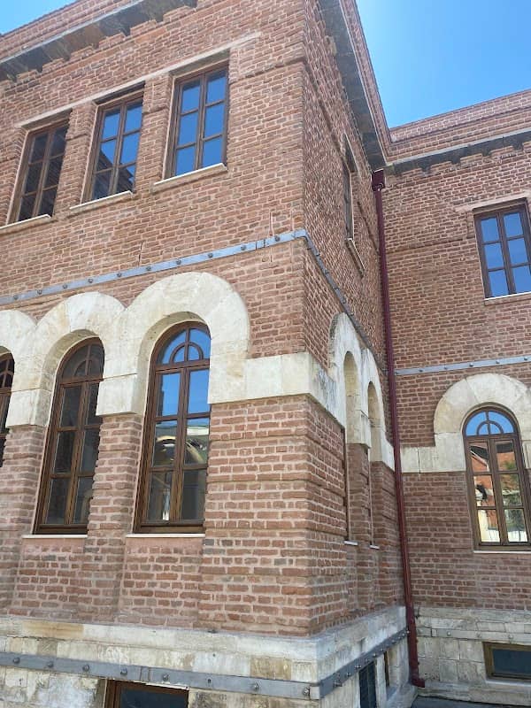 Vakıf Kültür Sanat Evi - Image 1