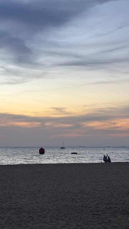 หาดนาจอมเทียน - Image 1