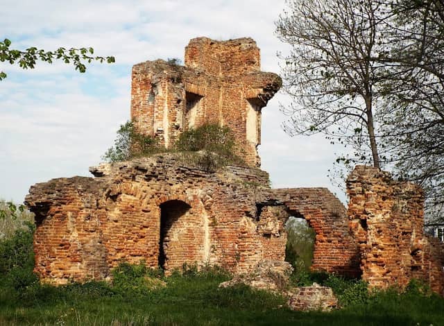 Zespół Parkowo - Pałacowy w Zawieprzycach - Image 1