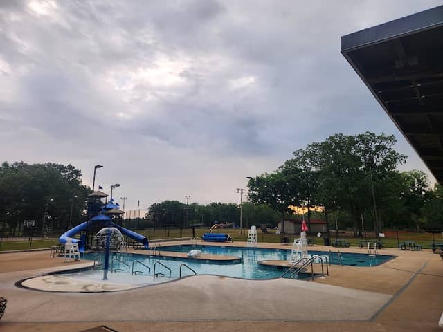 Loretto City Pool - Image 1