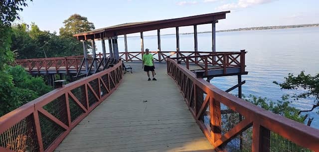 Lake Pointe Viewpoint - Image 2