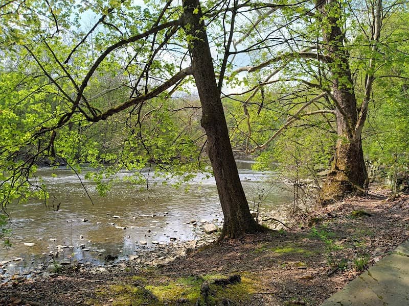 Erie Canal Riverwalk Park - Image 2
