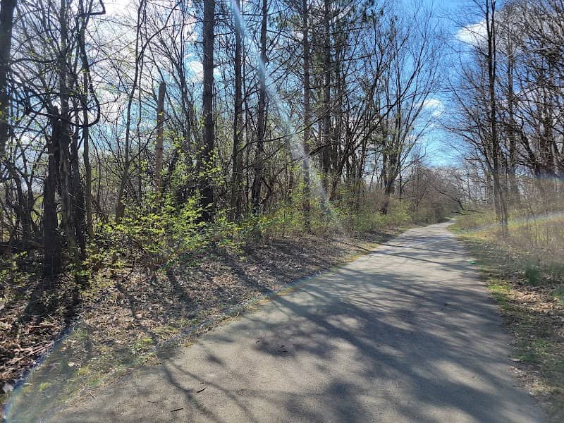 Wilbur Wright Trailhead at SR 103 - Image 1
