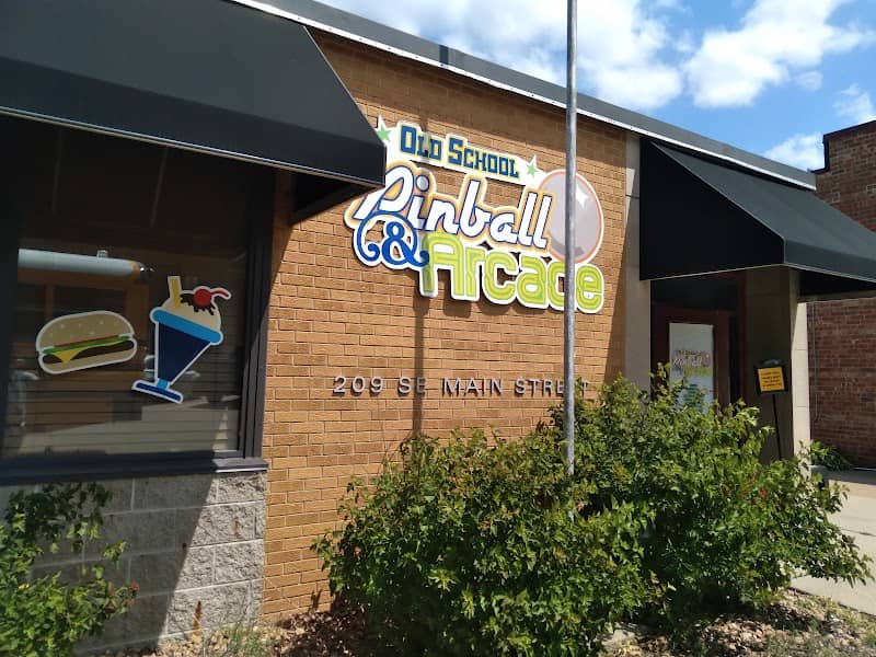 The Old School Pinball & Arcade - Image 1