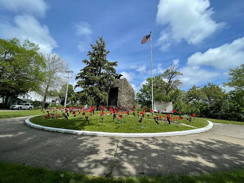 World War I Memorial Sag Harbor - Image 1