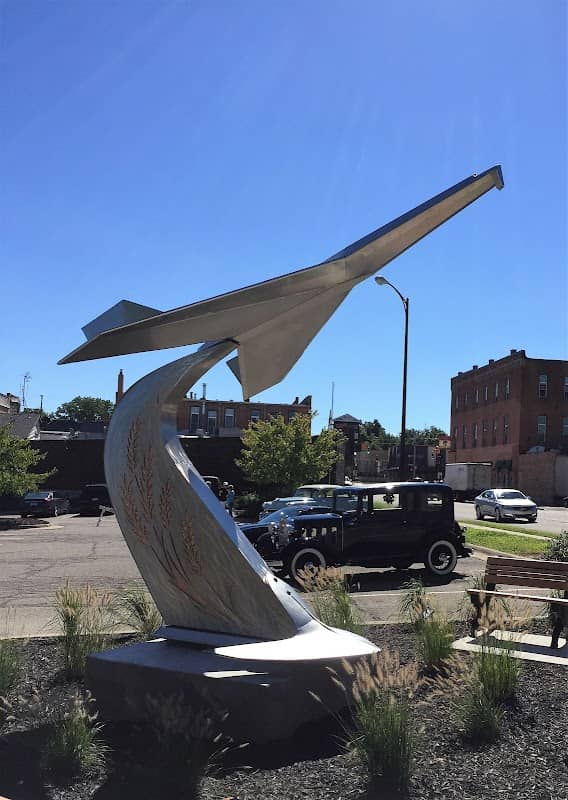 "Growing Progress" Sculpture - Image 2