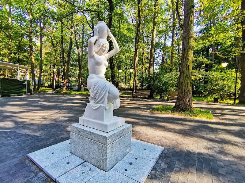 Скульптура "Несущая воду" - Image 1