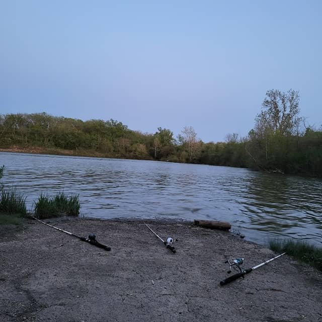 Deer Creek Dog Beach / Fishing Area - Image 1