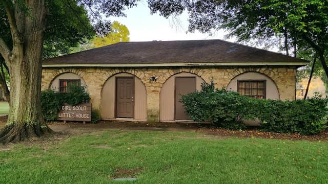 Girl Scout Little House - Image 1