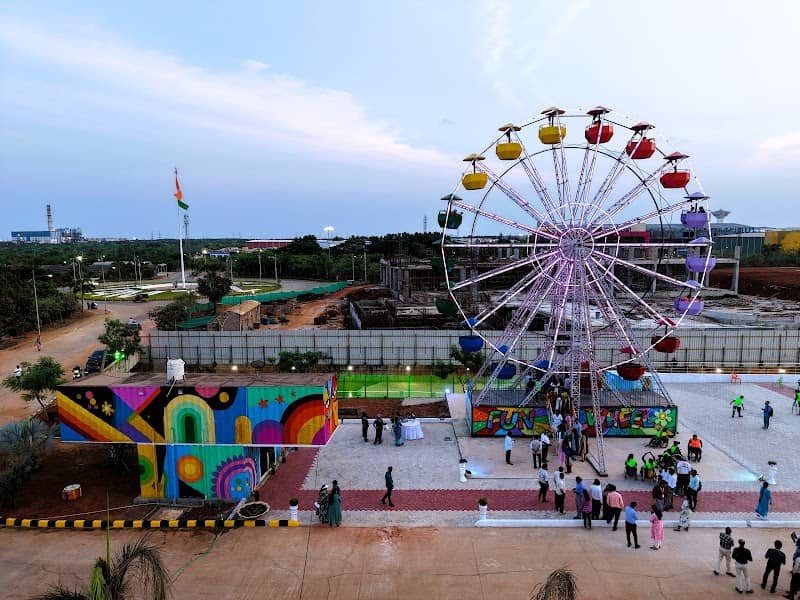 Giant Wheel (Water Front Area) - Image 1