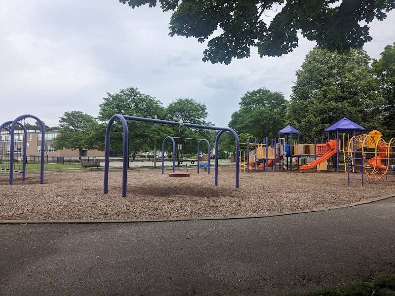 Confederation Park - Image 2