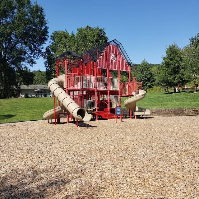 Harveytown Park - Image 1