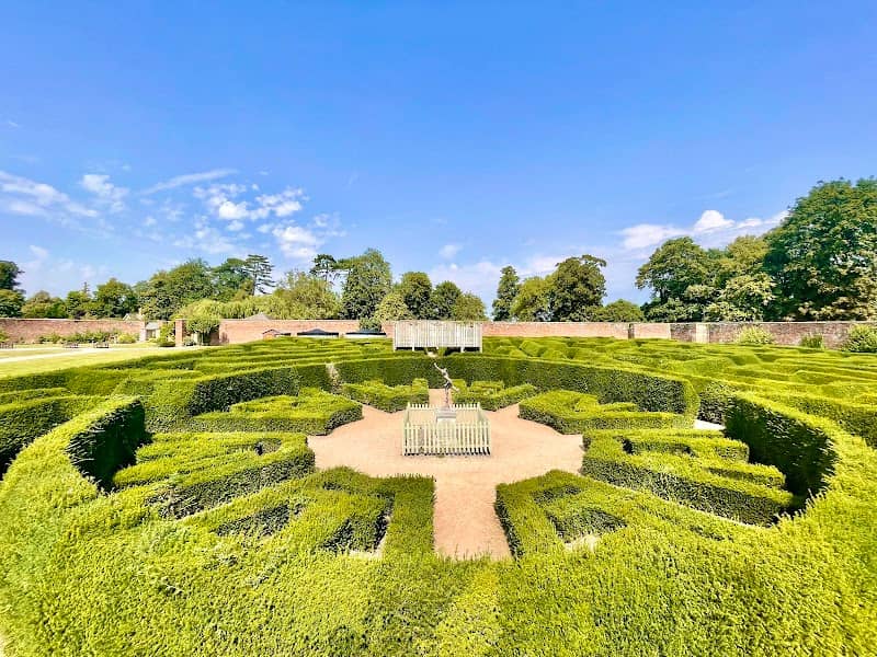 Pleasure Garden - Image 1