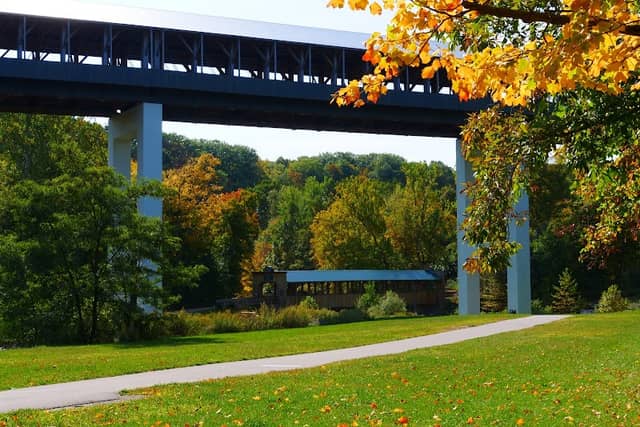 Smolen-Gulf Covered Bridge - Image 2