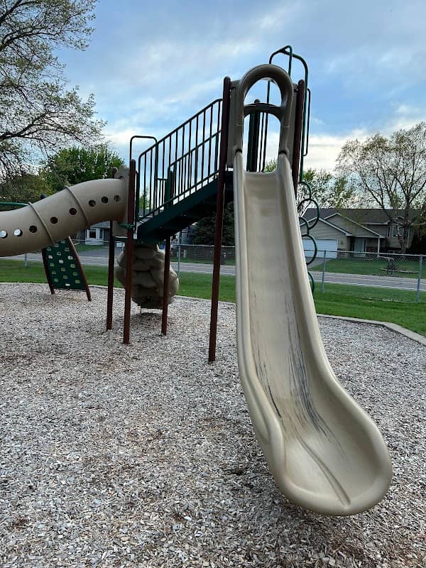 Pleasant Oaks Park - Image 2