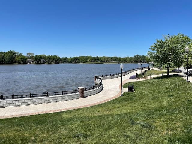 Lakefront Park - Image 1
