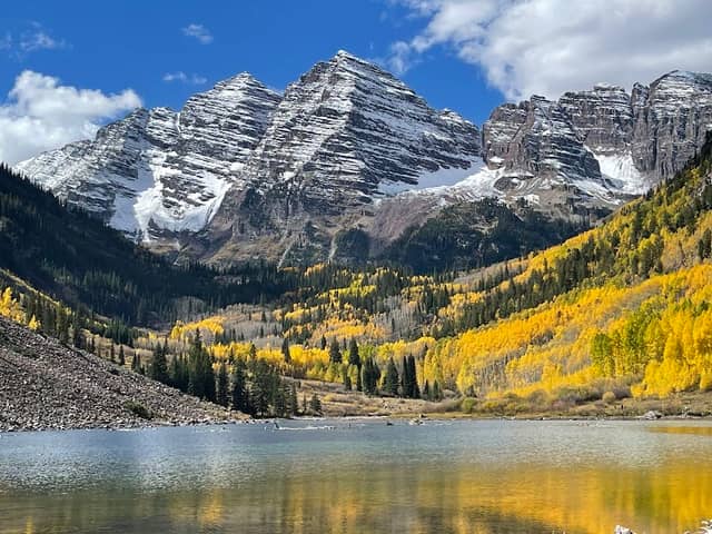 Maroon Lake Trailhead - Image 2