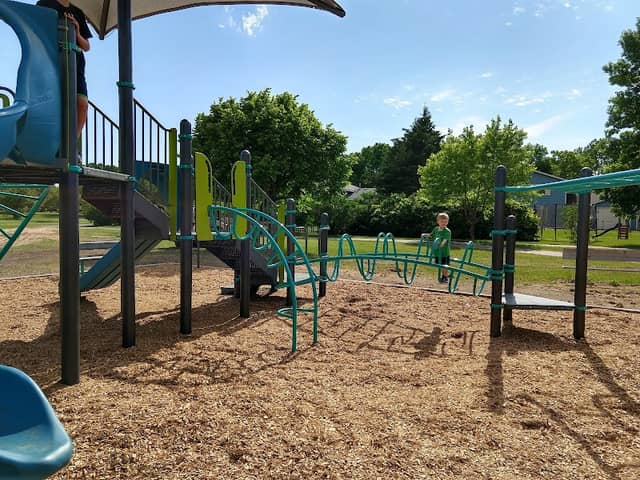 Carrara East Park - Image 1