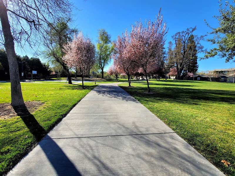 Kottinger Village Park - Image 1