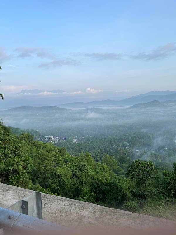 Vazhikkadavu View Point - Image 2