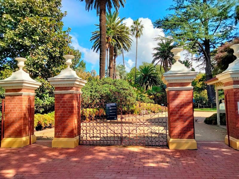 Albury Botanic Gardens - Image 2